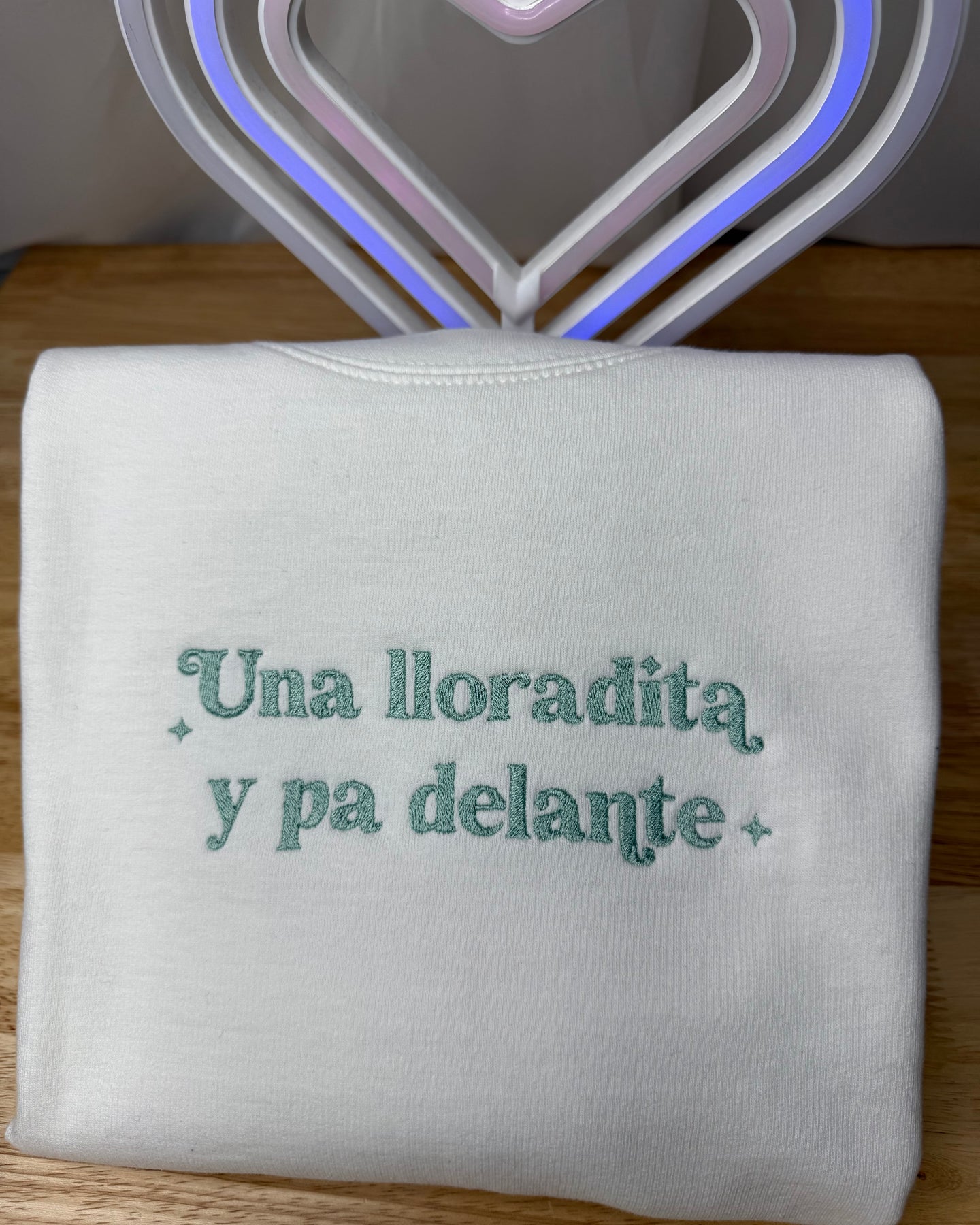 Una lloradita  Embroidered Crewneck